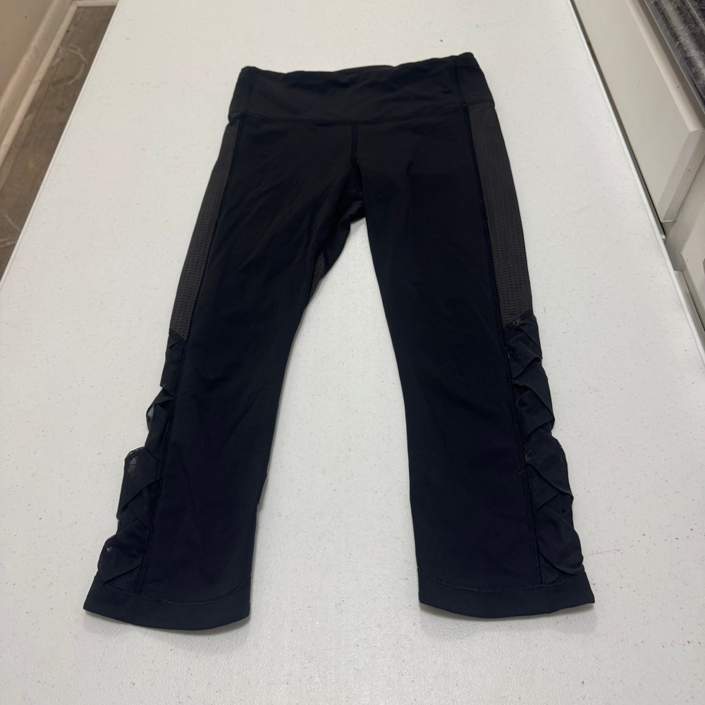 Lululemon Black Mesh Panel Cropped Leggings Ruffle Detail Size 6 Activewear